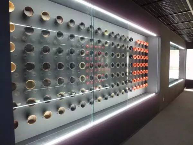 輪島塗會館介紹漆原料的生產(chǎn)、輪島塗的發(fā)展歷史、輪島漆器的制造過程、技法、塗師文化等.jpg